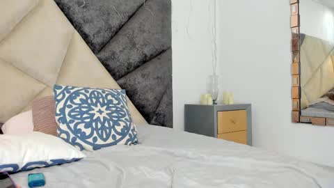   online show from 28, 10, 2025