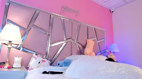 Snapshot of bonniepark_ chatting on 28, 1, 2025 Bonnie online show from 28, 1, 2025