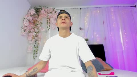 Snapshot of bonny_and_carrot chatting on 22, 12, 2025 bonny_and_carrot online show from 22, 12, 2025