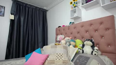 Snapshot of bonny_clyde_xx_ chatting on 6, 10, 2025 Soffy Brooks Independent model online show from 6, 10, 2025