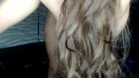 Snapshot of bonny_klyde95 chatting on 28, 11, 2025 bonny_klyde95 online show from 28, 11, 2025