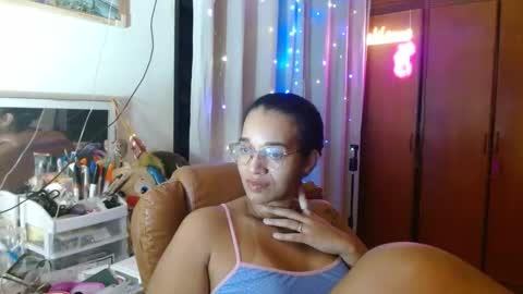 Snapshot of bonvivantb chatting on 2, 3, 2025 Queen Bon Vivantt online show from 2, 3, 2025