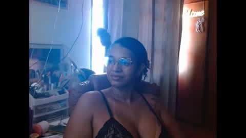 Snapshot of bonvivantb chatting on 6, 3, 2025 Queen Bon Vivantt online show from 6, 3, 2025