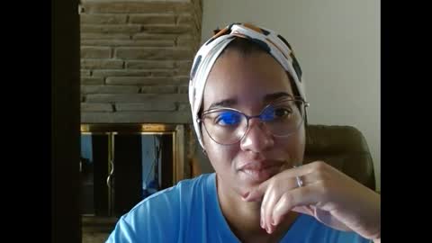 Snapshot of bonvivantb chatting on 9, 10, 2025 Queen Bon Vivantt online show from 9, 10, 2025