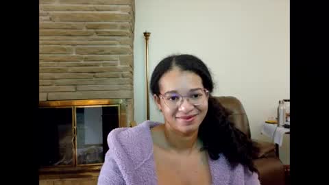 Snapshot of bonvivantb chatting on 20, 10, 2025 Queen Bon Vivantt online show from 20, 10, 2025