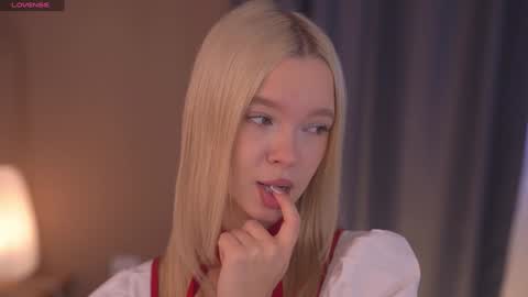 Snapshot of boobybliss chatting on 8, 11, 2025 Alina online show from 8, 11, 2025