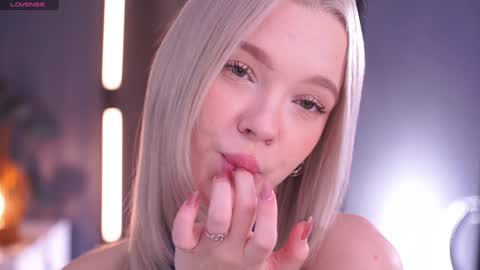 Snapshot of boobybliss chatting on 28, 11, 2025 Alina online show from 28, 11, 2025