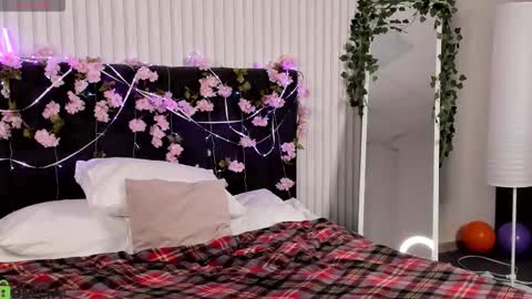 Milena online show from 12, 11, 2025