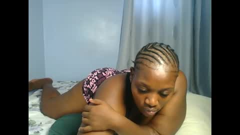 Snapshot of booty_panther chatting on 5, 12, 2025 sandrah online show from 5, 12, 2025