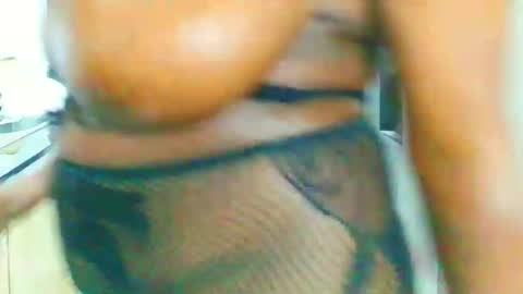 Snapshot of bootylicious_1_ chatting on 13, 1, 2025 vee online show from 13, 1, 2025