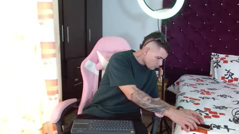 booyhott_ online show from 10, 11, 2025