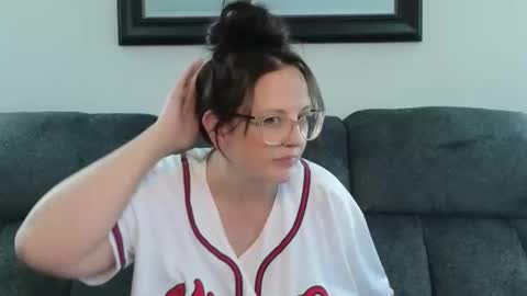 boredbustyhousewife online show from 19, 5, 2026