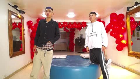 Snapshot of boschcz chatting on 2, 2, 2025 THOMAS AND DAMIAND online show from 2, 2, 2025