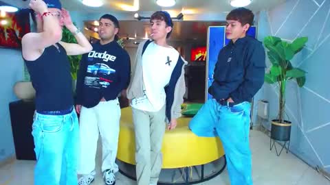 Snapshot of boschcz chatting on 22, 10, 2025 THOMAS AND DAMIAND online show from 22, 10, 2025