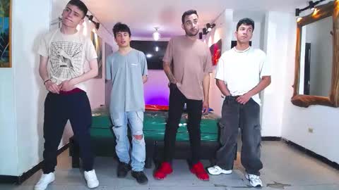 Snapshot of boschcz chatting on 24, 11, 2025 THOMAS AND DAMIAND online show from 24, 11, 2025