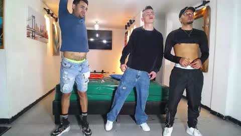 Snapshot of boschcz chatting on 30, 11, 2025 THOMAS AND DAMIAND online show from 30, 11, 2025