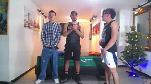 Snapshot of boschcz chatting on 19, 12, 2025 THOMAS AND DAMIAND online show from 19, 12, 2025