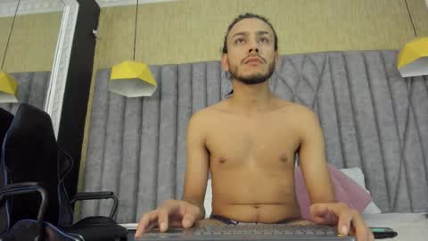 Snapshot of bossdominator1 chatting on 16, 11, 2025 Boss online show from 16, 11, 2025