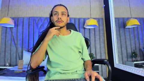 Snapshot of bossdominator1 chatting on 14, 12, 2025 Boss online show from 14, 12, 2025