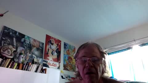 Bottomboo7 online show from 5, 3, 2025