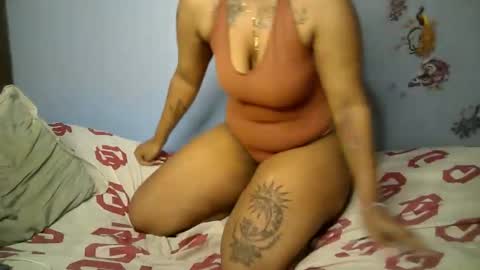 Snapshot of botty_queen chatting on 17, 5, 2026 botty_queen online show from 17, 5, 2026