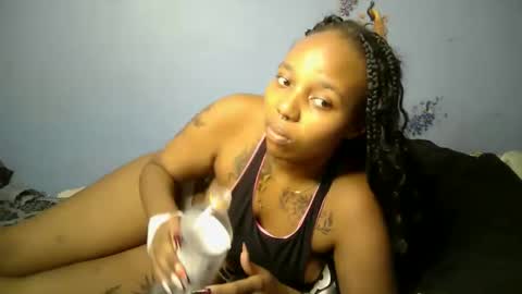 Snapshot of botty_queen chatting on 19, 5, 2026 botty_queen online show from 19, 5, 2026