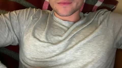 Snapshot of boy4dads323 chatting on 15, 12, 2025 boy4dads online show from 15, 12, 2025