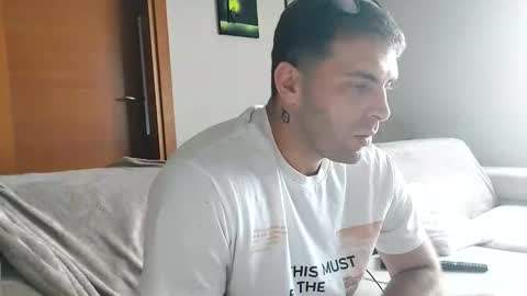 Snapshot of boy_aroundtheworld chatting on 28, 9, 2025 Dan online show from 28, 9, 2025