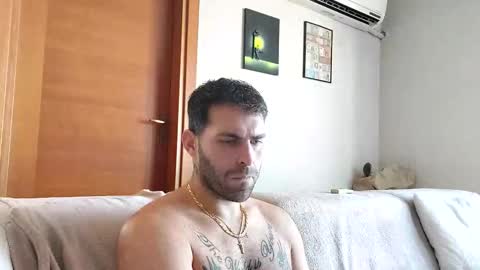 Snapshot of boy_aroundtheworld chatting on 11, 10, 2025 Dan online show from 11, 10, 2025