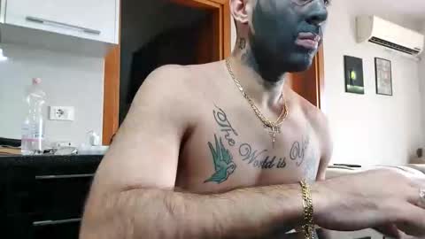 Snapshot of boy_aroundtheworld chatting on 16, 10, 2025 Dan online show from 16, 10, 2025