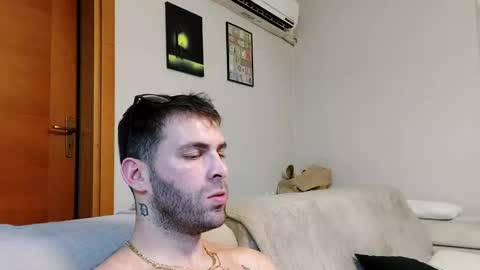 Snapshot of boy_aroundtheworld chatting on 22, 10, 2025 Dan online show from 22, 10, 2025