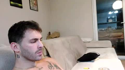 Snapshot of boy_aroundtheworld chatting on 29, 10, 2025 Dan online show from 29, 10, 2025