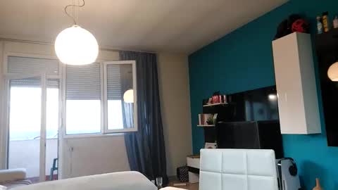 Snapshot of boy_aroundtheworld chatting on 11, 11, 2025 Dan online show from 11, 11, 2025