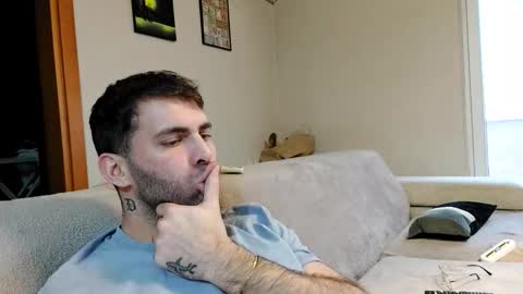 Snapshot of boy_aroundtheworld chatting on 23, 11, 2025 Dan online show from 23, 11, 2025