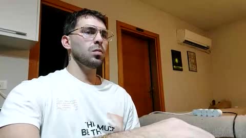 Snapshot of boy_aroundtheworld chatting on 27, 11, 2025 Dan online show from 27, 11, 2025