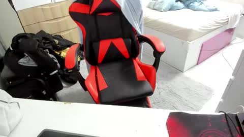 Snapshot of boy_boy22 chatting on 14, 12, 2025 boy_boy22 online show from 14, 12, 2025