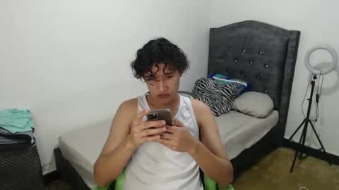 Snapshot of boy_coll chatting on 6, 5, 2026 jerry online show from 6, 5, 2026