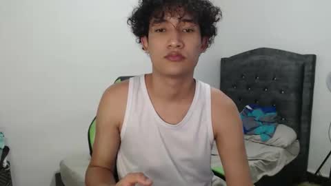 Snapshot of boy_coll chatting on 7, 5, 2026 jerry online show from 7, 5, 2026