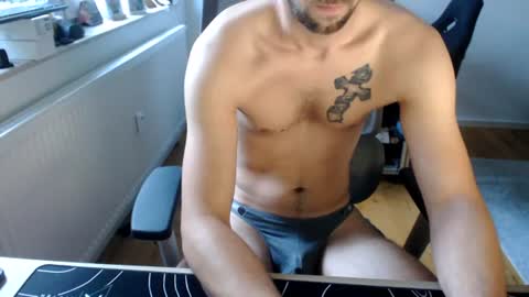 boy_t0y89 online show from 19, 6, 2026