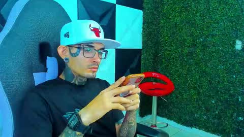 boy_tatto77 online show from 22, 3, 2026