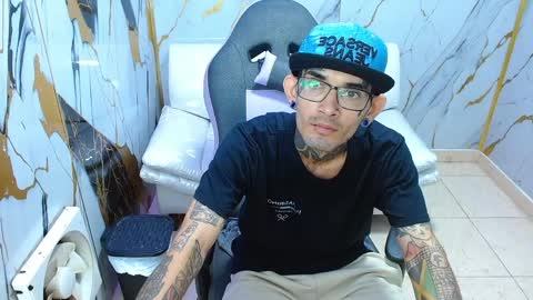 boy_tatto77 online show from 28, 3, 2026