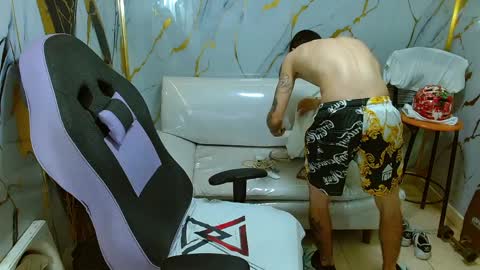 boy_tatto77 online show from 8, 4, 2026