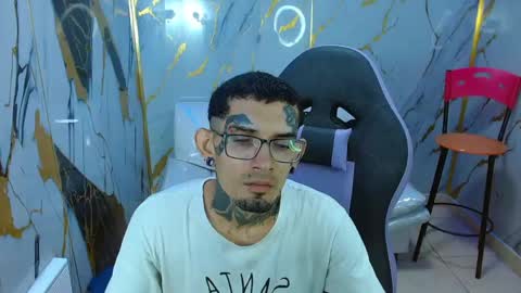 boy_tatto77 online show from 14, 5, 2026
