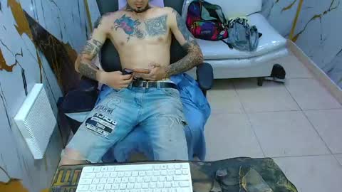 boy_tatto77 online show from 1, 6, 2026