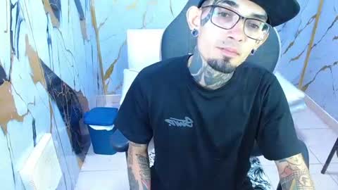 boy_tatto77 online show from 22, 7, 2026