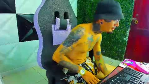 boy_tatto77 online show from 25, 7, 2026