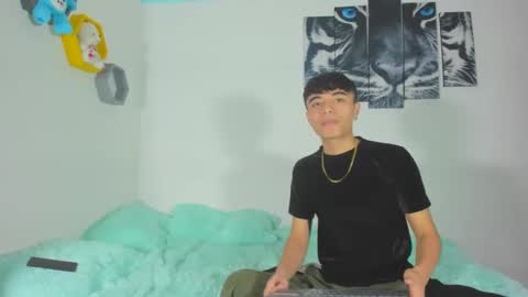 boys4hot_777 online show from 7, 3, 2025