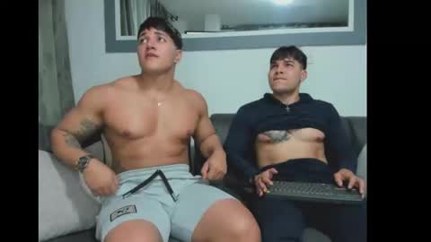 Snapshot of boys_blackandwhite chatting on 21, 1, 2025 boys_blackandwhite online show from 21, 1, 2025