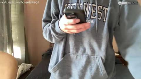 Snapshot of boysetsfire34 chatting on 19, 11, 2025 boysetsfire34 online show from 19, 11, 2025