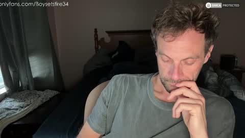 Snapshot of boysetsfire34 chatting on 25, 11, 2025 boysetsfire34 online show from 25, 11, 2025